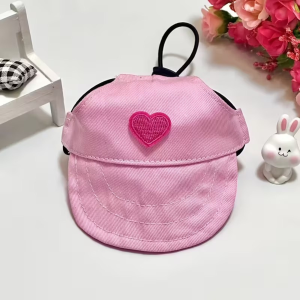 GORRA CON DECORACION DE CORAZON PARA MASCOTA